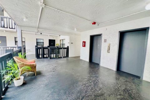 Снять в аренду квартиру в Плантация, Флорида 2 спальни, 112.41м2, № 1967557 - фото 8