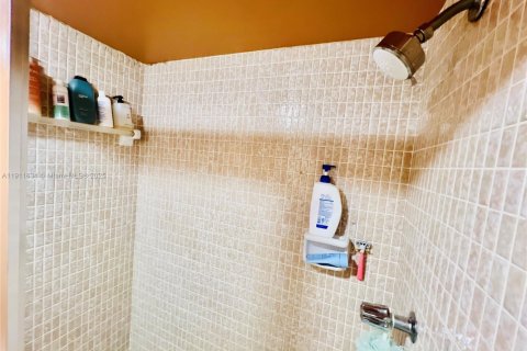 Снять в аренду квартиру в Плантация, Флорида 2 спальни, 112.41м2, № 1967557 - фото 27