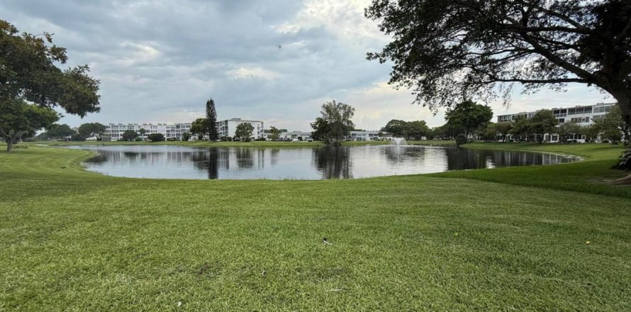 Condo in Deerfield Beach, Florida, 2 bedrooms № 2188136