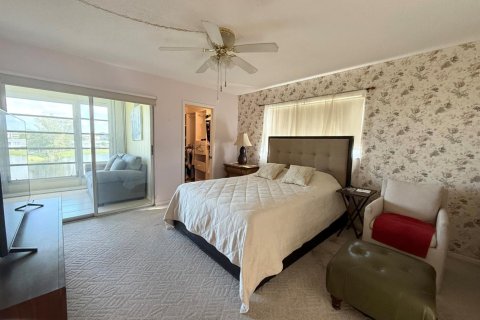 Condo in Deerfield Beach, Florida, 2 bedrooms № 2188136 - photo 5