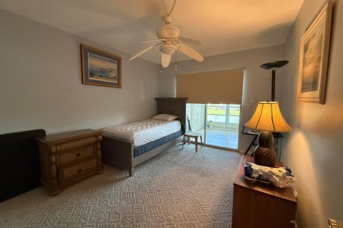 Condo in Deerfield Beach, Florida, 2 bedrooms № 2188136 - photo 7