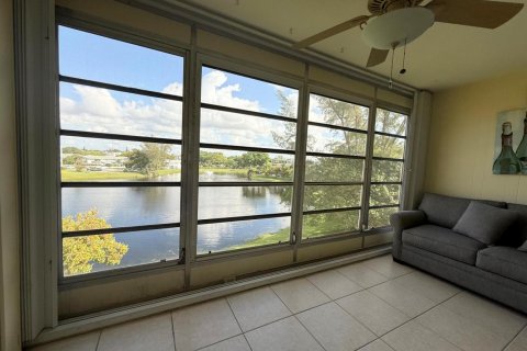 Condo in Deerfield Beach, Florida, 2 bedrooms № 2188136 - photo 9