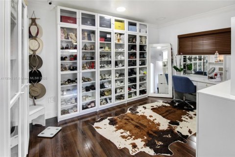Casa en venta en Miami, Florida, 4 dormitorios, 246.56 m2 № 2053465 - foto 15