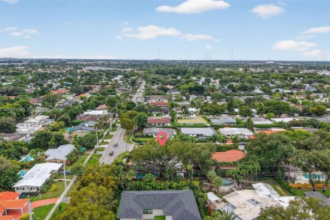 Casa en venta en Miami, Florida, 4 dormitorios, 246.56 m2 № 2053465 - foto 28