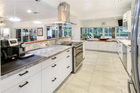 Casa en venta en Miami, Florida, 4 dormitorios, 246.56 m2 № 2053465 - foto 21