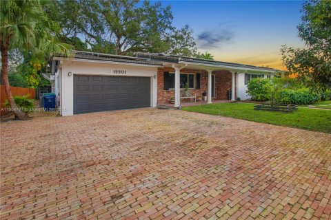 Casa en Miami, Florida 4 dormitorios, 246.56 m2 № 2053465