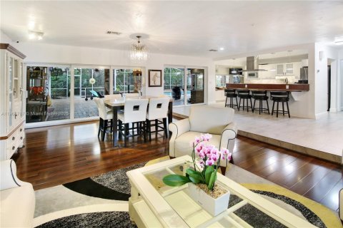 Casa en venta en Miami, Florida, 4 dormitorios, 246.56 m2 № 2053465 - foto 26