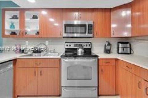 Adosado en venta en Tamarac, Florida, 3 dormitorios, 167.22 m2 № 2002008 - foto 10