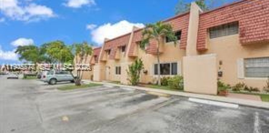 Adosado en Tamarac, Florida 3 dormitorios, 167.22 m2 № 2002008