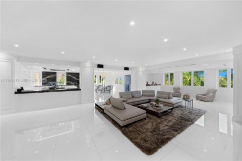 Copropriété à louer à Coral Gables, Floride: 3 chambres, 366.87 m2 № 2179703 - photo 2