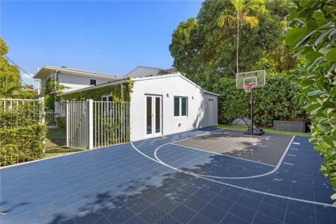 Купить виллу или дом в Майами, Флорида 4 спальни, 283.26м2, № 1996489 - фото 19