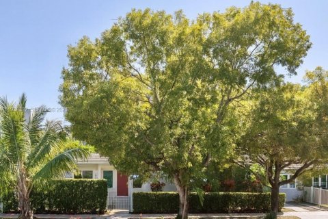 Дом в Майами, Флорида 4 спальни, 283.26м2 № 1996489