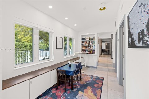 Купить виллу или дом в Майами, Флорида 4 спальни, 283.26м2, № 1996489 - фото 16