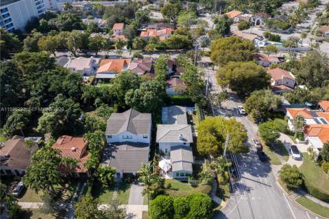 Купить виллу или дом в Майами, Флорида 4 спальни, 283.26м2, № 1996489 - фото 25