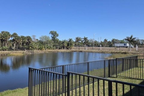 Adosado en venta en Stuart, Florida, 3 dormitorios, 141.03 m2 № 2146572 - foto 27