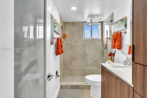 Copropriété à vendre à North Miami Beach, Floride: 2 chambres, 96.8 m2 № 2007767 - photo 19