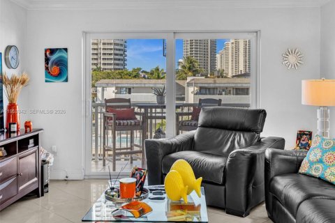 Copropriété à vendre à North Miami Beach, Floride: 2 chambres, 96.8 m2 № 2007767 - photo 4