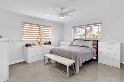 Copropriété à vendre à North Miami Beach, Floride: 2 chambres, 96.8 m2 № 2007767 - photo 21