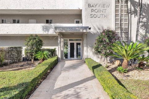 Condo à North Miami Beach, Floride, 2 chambres  № 2007767