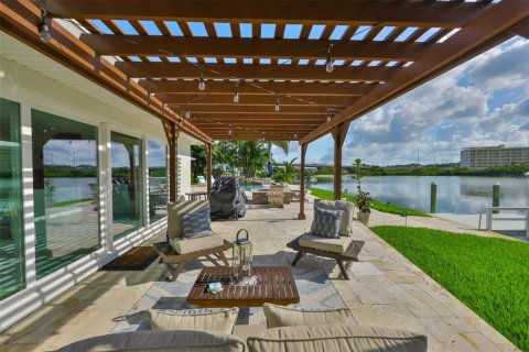 House in Largo, Florida 3 bedrooms, 232.63 sq.m. № 1833177 - photo 30