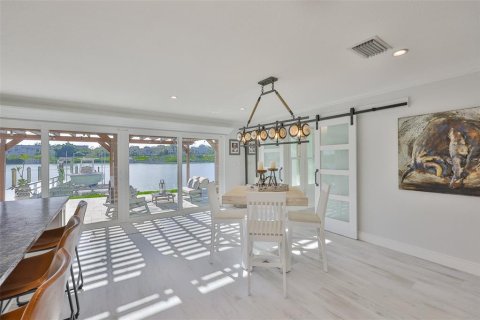House in Largo, Florida 3 bedrooms, 232.63 sq.m. № 1833177 - photo 4