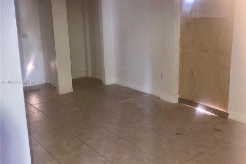 Villa ou maison à vendre à Miami, Floride: 3 chambres, 169.45 m2 № 2031617 - photo 14