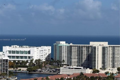Condominio en alquiler en Hallandale Beach, Florida, 2 dormitorios, 100.43 m2 № 2028256 - foto 27