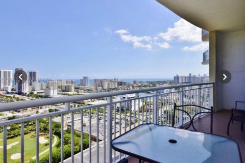 Condominio en alquiler en Hallandale Beach, Florida, 2 dormitorios, 100.43 m2 № 2028256 - foto 16