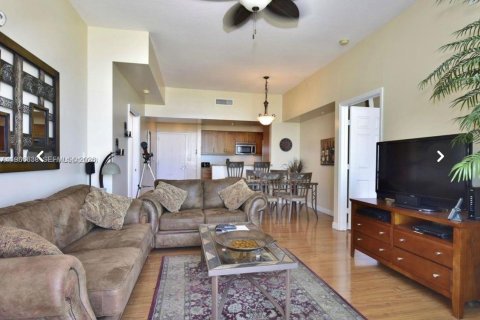 Condominio en alquiler en Hallandale Beach, Florida, 2 dormitorios, 100.43 m2 № 2028256 - foto 3