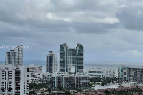Condominio en alquiler en Hallandale Beach, Florida, 2 dormitorios, 100.43 m2 № 2028256 - foto 23