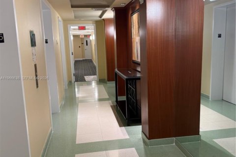 Condominio en alquiler en Hallandale Beach, Florida, 2 dormitorios, 100.43 m2 № 2028256 - foto 28