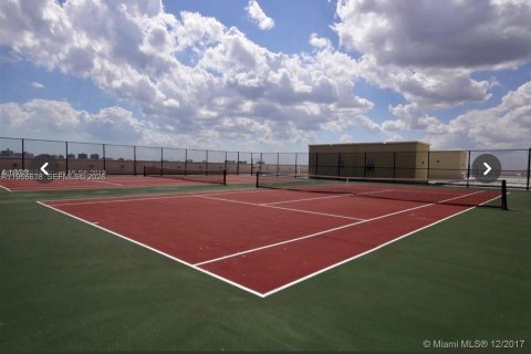 Condominio en alquiler en Hallandale Beach, Florida, 2 dormitorios, 100.43 m2 № 2028256 - foto 14