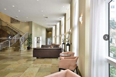 Condominio en alquiler en Hallandale Beach, Florida, 2 dormitorios, 100.43 m2 № 2028256 - foto 18