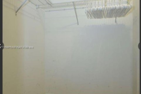 Condominio en alquiler en Hallandale Beach, Florida, 2 dormitorios, 100.43 m2 № 2028256 - foto 11