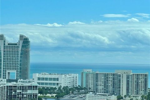 Condominio en alquiler en Hallandale Beach, Florida, 2 dormitorios, 100.43 m2 № 2028256 - foto 20