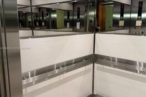 Condominio en alquiler en Hallandale Beach, Florida, 2 dormitorios, 100.43 m2 № 2028256 - foto 29