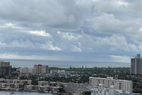 Condominio en alquiler en Hallandale Beach, Florida, 2 dormitorios, 100.43 m2 № 2028256 - foto 26