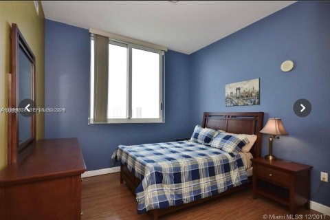 Condominio en alquiler en Hallandale Beach, Florida, 2 dormitorios, 100.43 m2 № 2028256 - foto 9