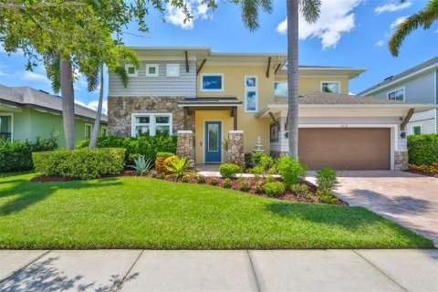 House in Apollo Beach, Florida 4 bedrooms, 300.63 sq.m. № 1883727 - photo 1