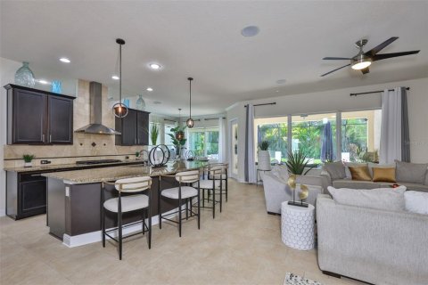 House in Apollo Beach, Florida 4 bedrooms, 300.63 sq.m. № 1883727 - photo 9