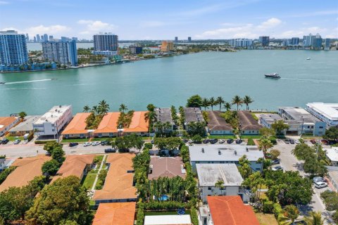 Villa ou maison à vendre à Miami Beach, Floride: 4 chambres, 199.74 m2 № 2187242 - photo 16