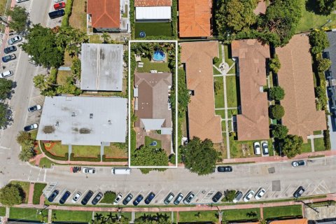 Villa ou maison à vendre à Miami Beach, Floride: 4 chambres, 199.74 m2 № 2187242 - photo 3