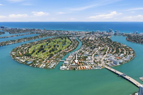 Villa ou maison à vendre à Miami Beach, Floride: 4 chambres, 199.74 m2 № 2187242 - photo 2