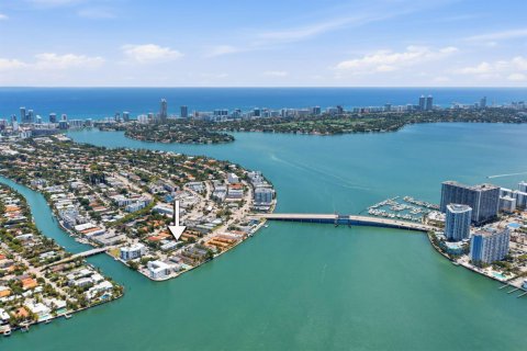 Villa ou maison à Miami Beach, Floride 4 chambres, 199.74 m2 № 2187242