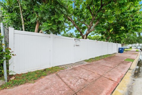 Villa ou maison à vendre à Miami Beach, Floride: 4 chambres, 199.74 m2 № 2187242 - photo 13
