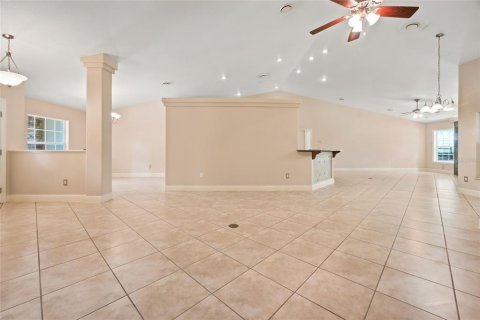 Villa ou maison à vendre à Ocala, Floride: 3 chambres, 260.59 m2 № 2280012 - photo 9
