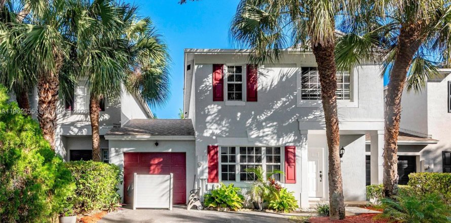 Adosado en Tamarac, Florida 3 dormitorios, 151.99 m2 № 2026204