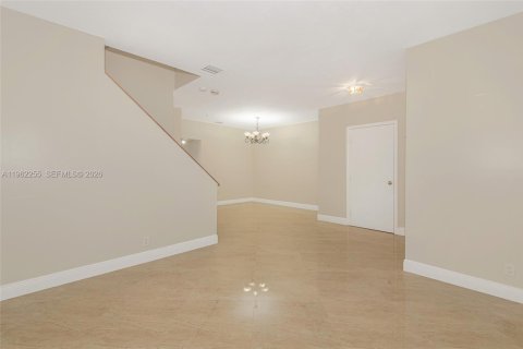 Adosado en alquiler en Tamarac, Florida, 3 dormitorios, 151.99 m2 № 2026204 - foto 3