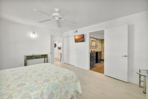 Купить таунхаус в Хатчинсон-Айленд-Саут, Флорида 9 комнат, 246.01м2, № 2409541 - фото 30