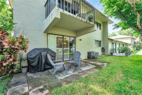 Condo in Pompano Beach, Florida, 2 bedrooms  № 1951628 - photo 24